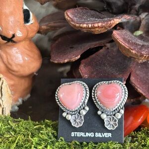 925 Sterling Lovely conch heart earrings